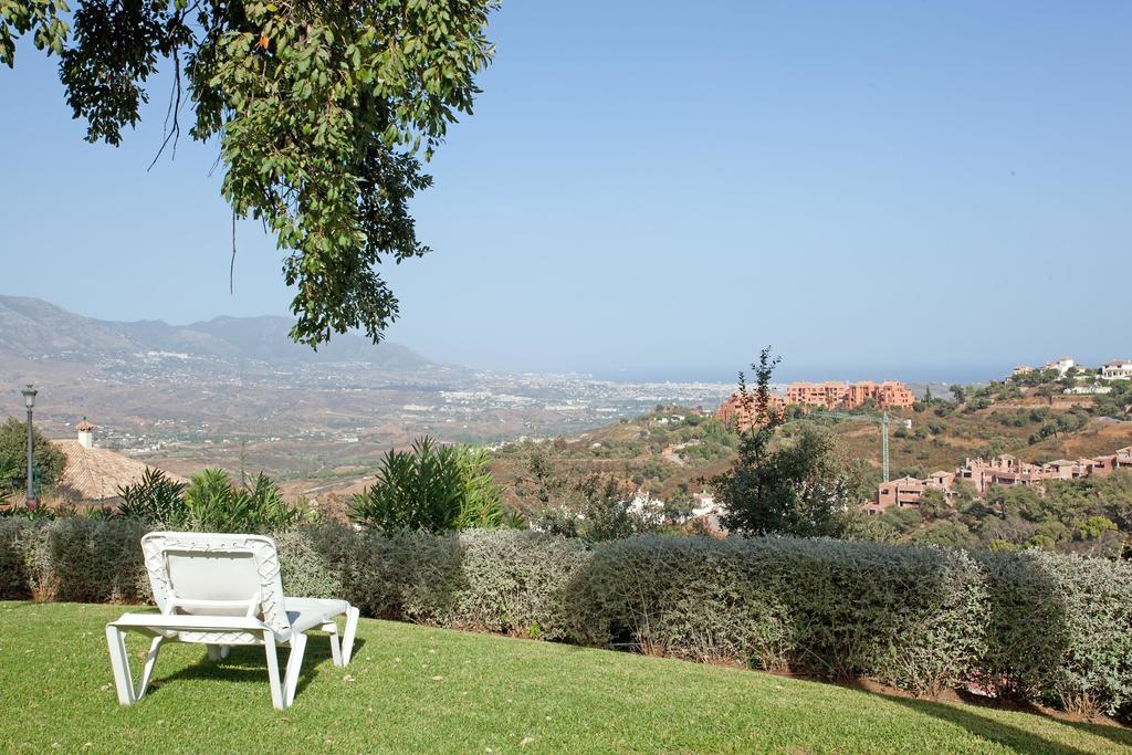 Apartment Jacarandas De Elviria Marbella Bagian luar foto